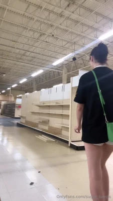 sugar_lumps [ sugar-lumps-1 ] - Video  amp  2 photos   Mon corps dans cette jupe en vinyl est