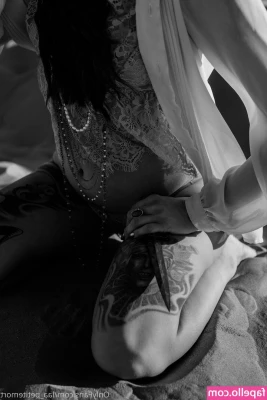 laa_petitemort [ laa-petitemort ] - Good morning   may your dick be as strong as my coffee