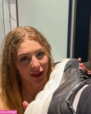 joedimarcorealfree - Too late for a sexy behind the scenes? 🙈🙈 Tip $11 for the uncut