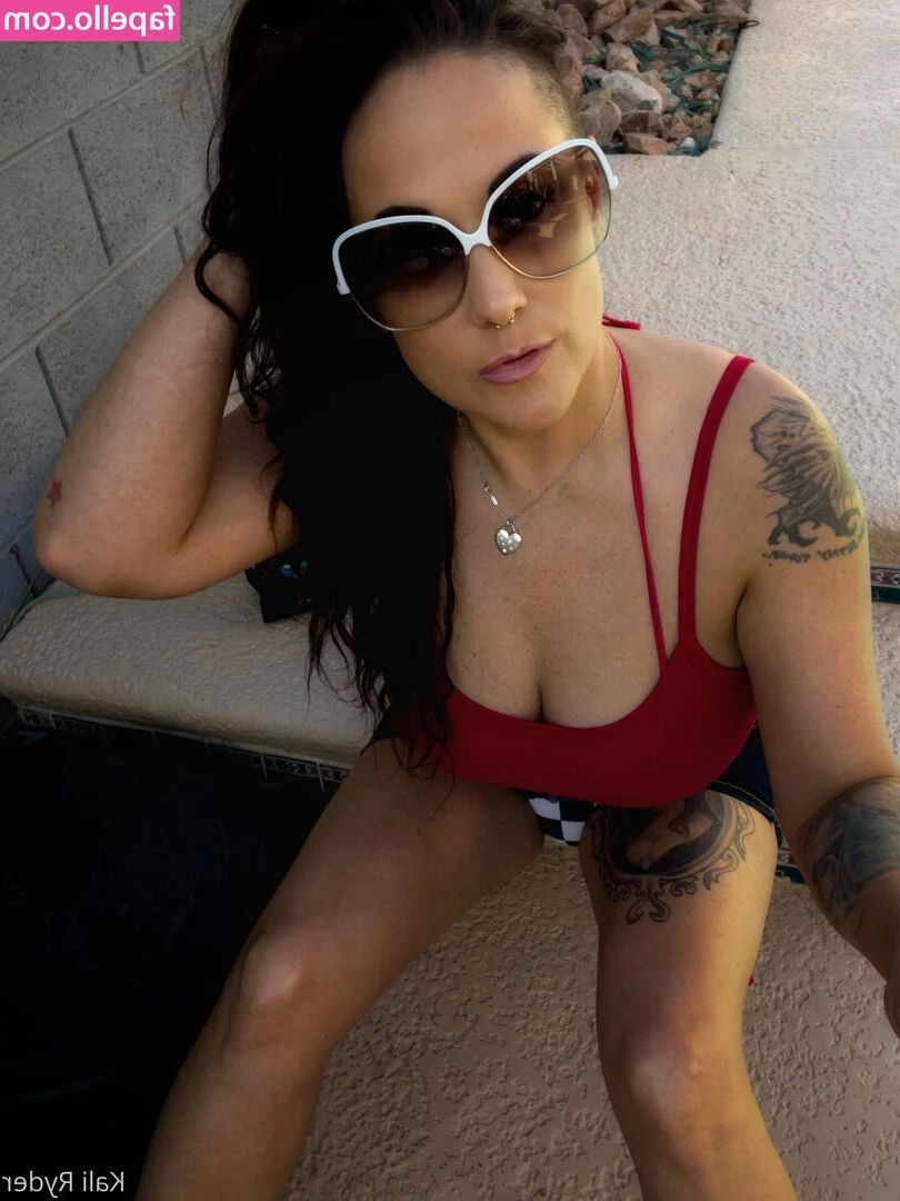 kaliryder - Press them up on there 🍈🍈💦