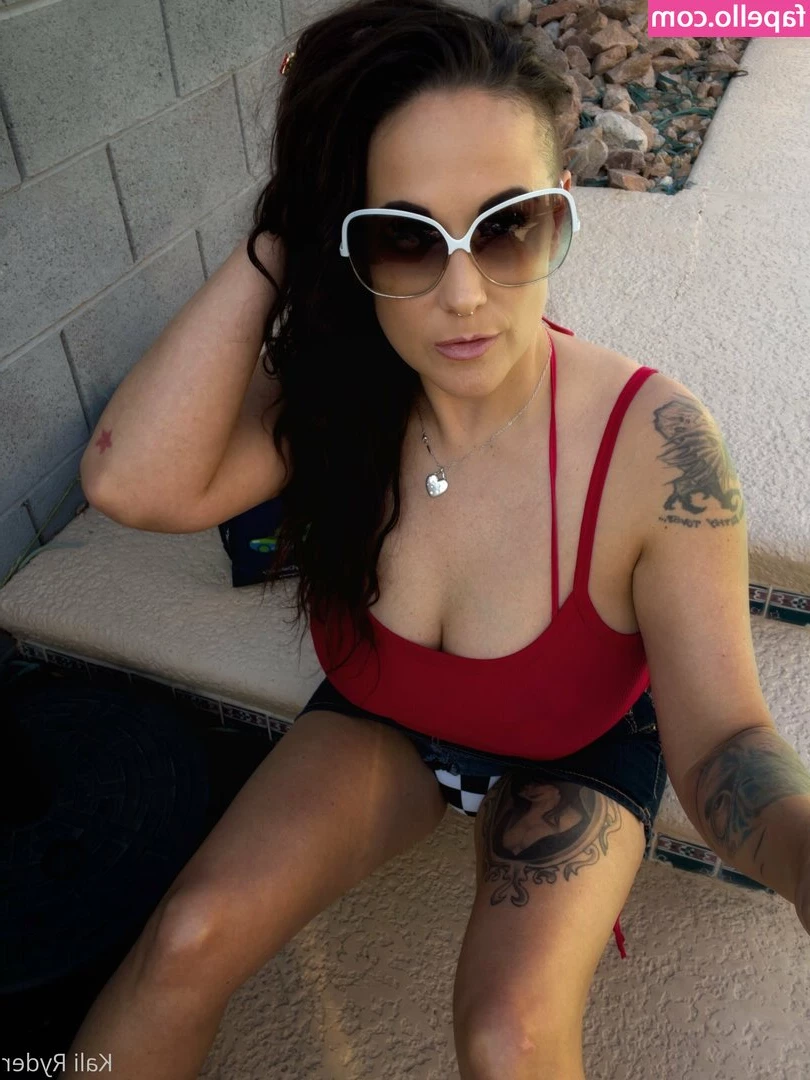 kaliryder - i had sort of planned on doing a little halloween-y shoot today but i