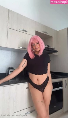 ts.lexii [ ts-lexii ] - 🤓...Is this Girl next door is wearing panties ....😈..or not?