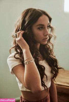 Stella Maeve [ stella-maeve ] - A shower and coconut oil after  gt gt gt