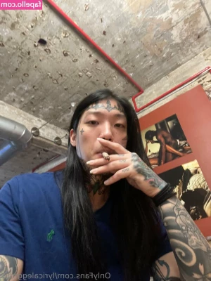 lyricaleggroll1 - Watch me play with my new toy and degrade you betas afterwards