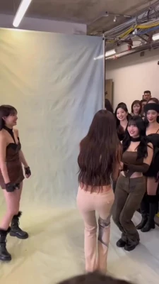 Olivia Rodrigo [ olivia-rodrigo ] - Ohh laa laa tonights cam outfit!