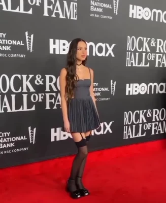 Olivia Rodrigo [ olivia-rodrigo ] - Multi Creampie Sex Scene with @bunnymadison 💦 🥧 DM for full