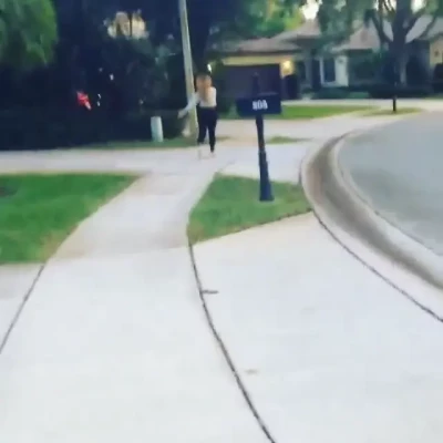 Laureen Pisciotta [ laureen-pisciotta ] - Should I post more pictures of my feet? 👣