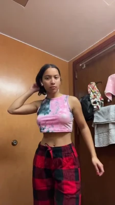 Mel Hock [ mel-hock ] - 👀 I weigh 120lbs right now, so I get a little boost, can ya tell?