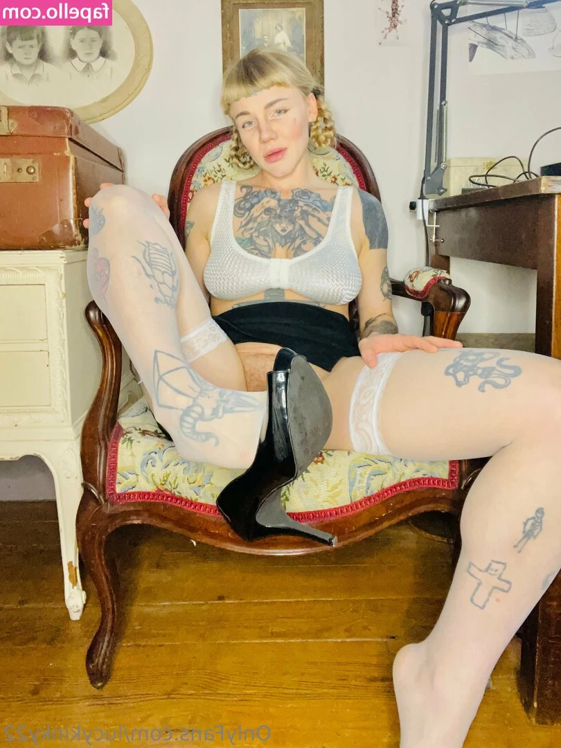 lucykinky22 - Rise and shine