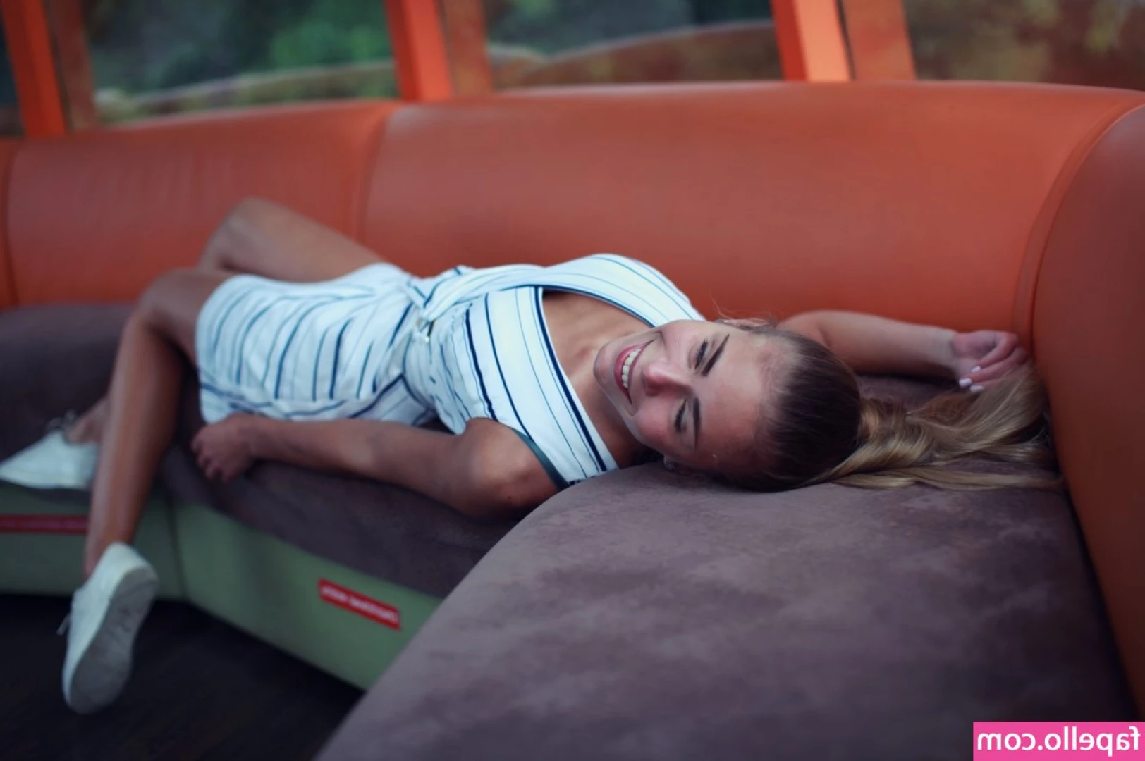 Natalia Milewskaja [ natalia-milewskaja ] - What do you do in the evenings  tell me