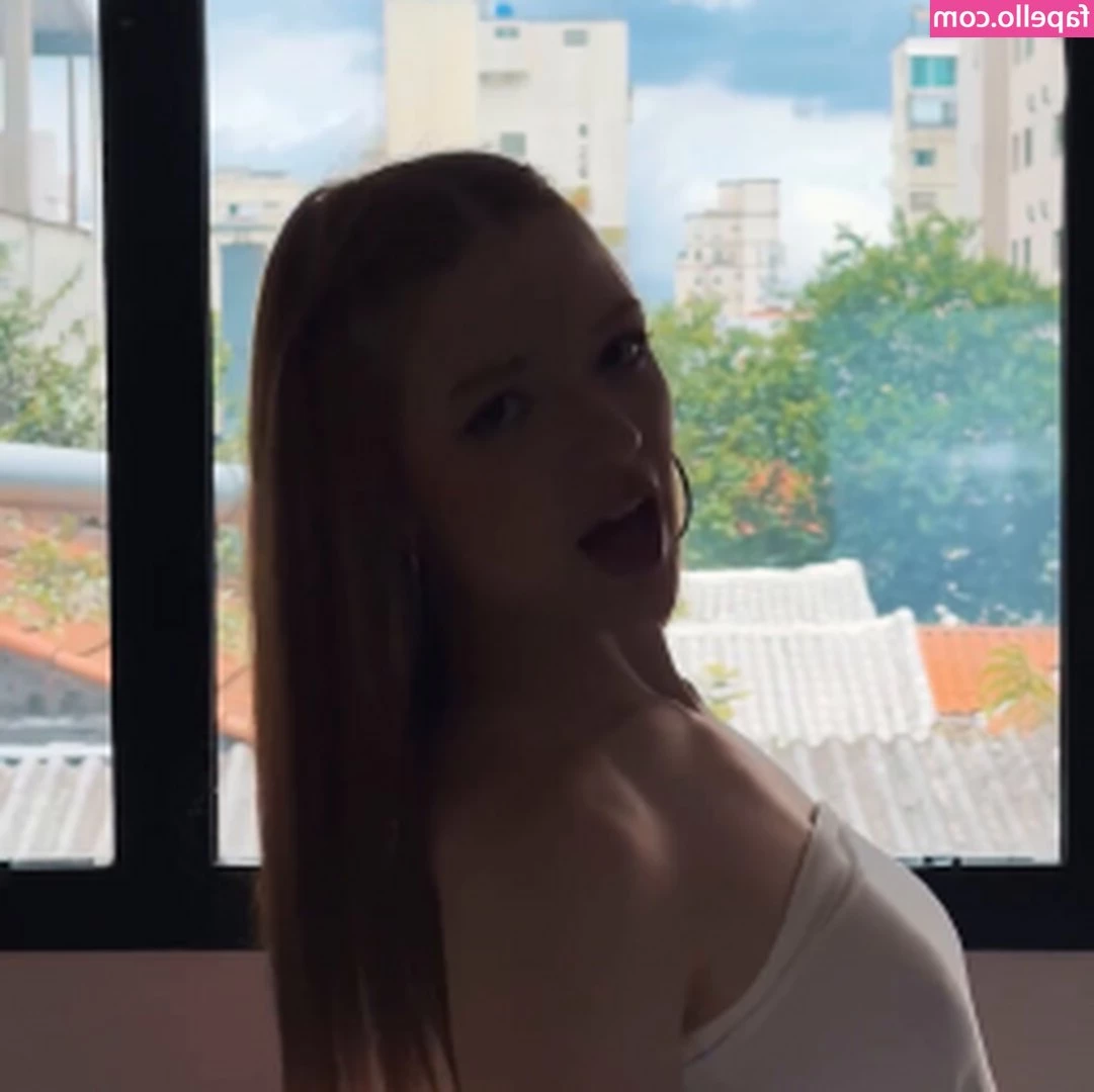 Giana Mello [ giana-mello ] - got you cornered now