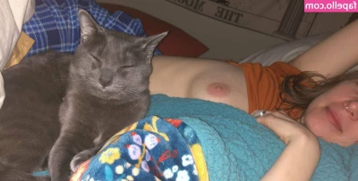 Paris Eike [ paris-eike ] - Imaginate que hicimos mi amiga y yo solitas en el depa