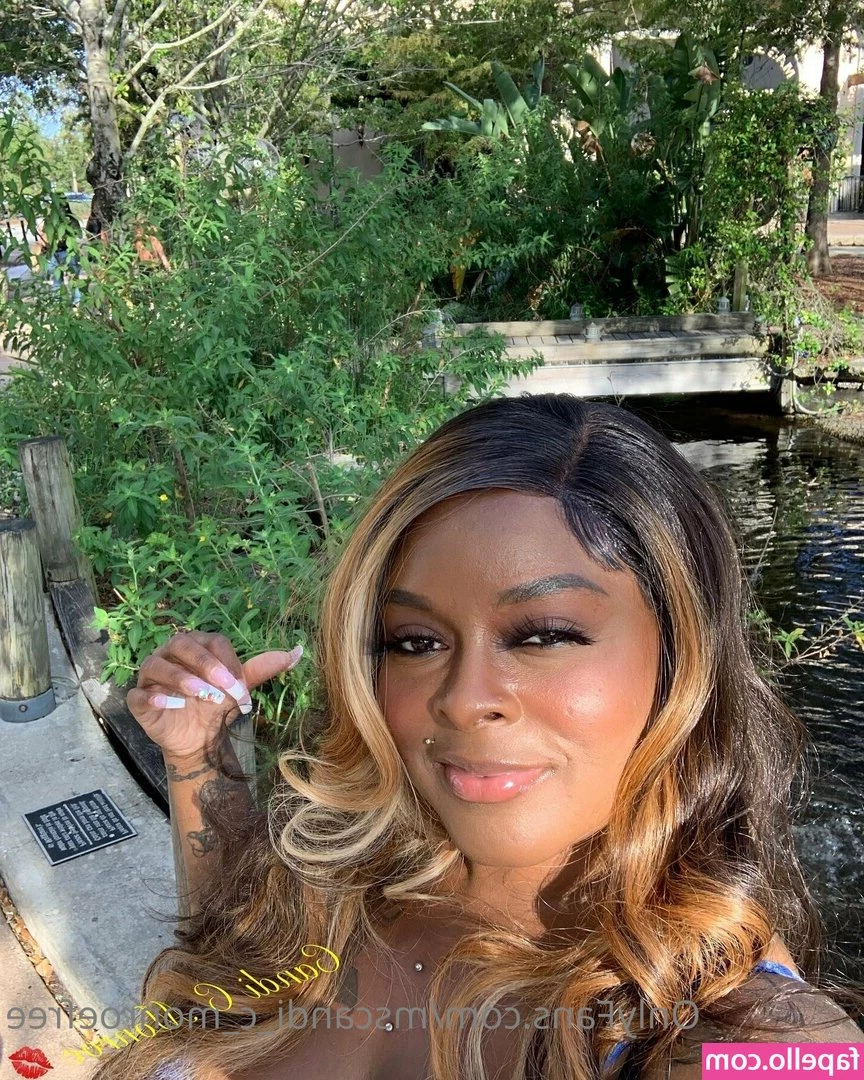 mscandi_c_monroefree [ mscandi-c-monroefree ] - Do you prefer to unwrap the present or