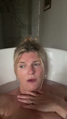 Susannah Constantine [ susannah-constantine ] - weeeee