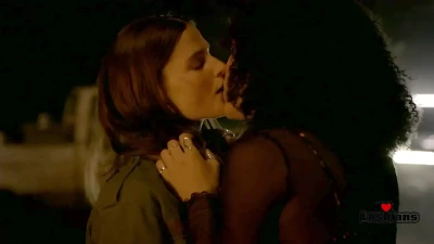 Stefanie Scott [ stefanie-scott ] - I like 🦖🦖