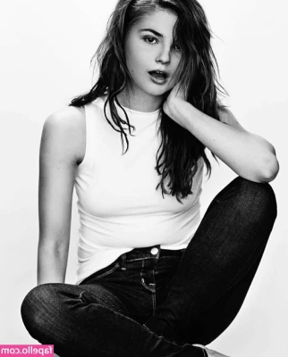 Stefanie Scott [ stefanie-scott ] - hmu with custom requests