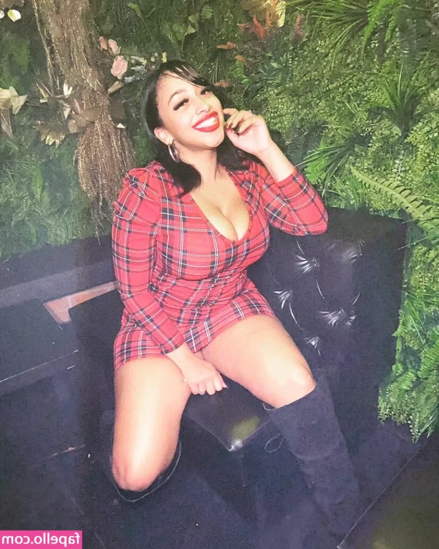 cristina.celii [ cristina-celii ] - My face when people walked by