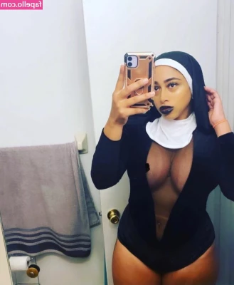 cristina.celii [ cristina-celii ] - Titts and Blow Job Part 1