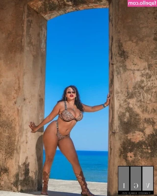 cristina.celii [ cristina-celii ] - Ochako likes to tease with her feet~