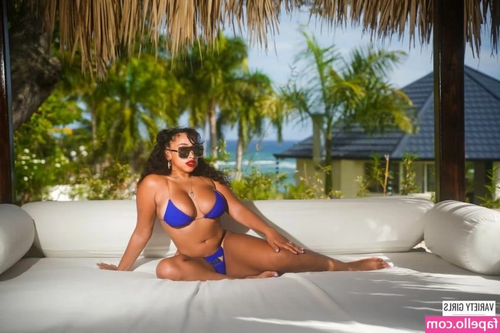 cristina.celii [ cristina-celii ] - A little quad and cock video for ya  Happy Monday