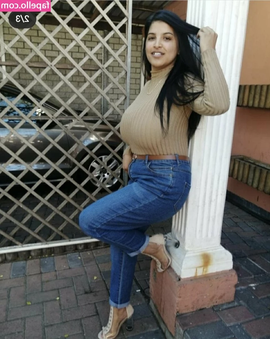 Mickyla Goslett [ mickyla-goslett ] - I hope you rub one out to me before bed tonight.. 😉💦