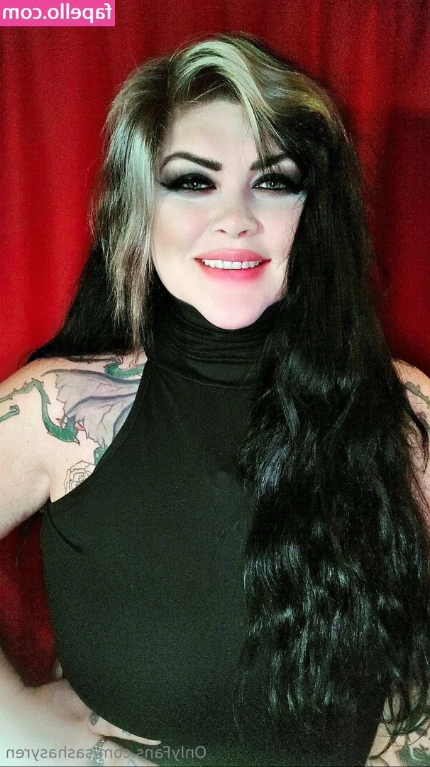 sashasyren - CLICK HERE -  elli space   This cutie is online and horny  Show her