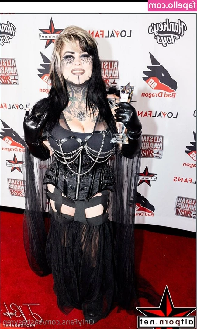 sashasyren - I like to pretend I can dance  Tip to make me feel better haha