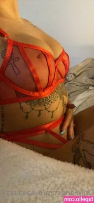 evaaaaaaaaaaa - Sit down and lick these toes like a good boy