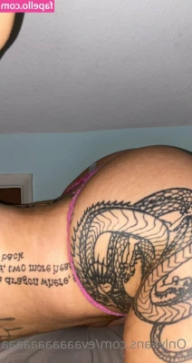 evaaaaaaaaaaa - I Love this Set at the same time i don't know if i wanna share it XP