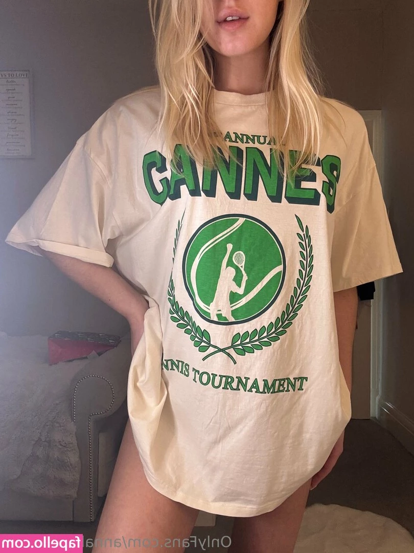 annabelle198xx - Wonderful bows on stockings isn t that