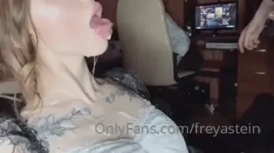 freyastein - Do you like me on my knees