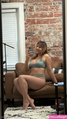 ts_aralee [ ts-aralee ] - Retro stockings , which need the garter belt on my waist Not wearing