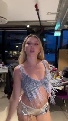 Zara Larsson [ zara-larsson ] - My holes were made to have a cock inside 🍆