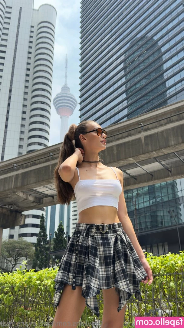 kate_evans_real [ kate-evans-real ] - I do love a quickie  The urgency  the wildness of it  Bent over the