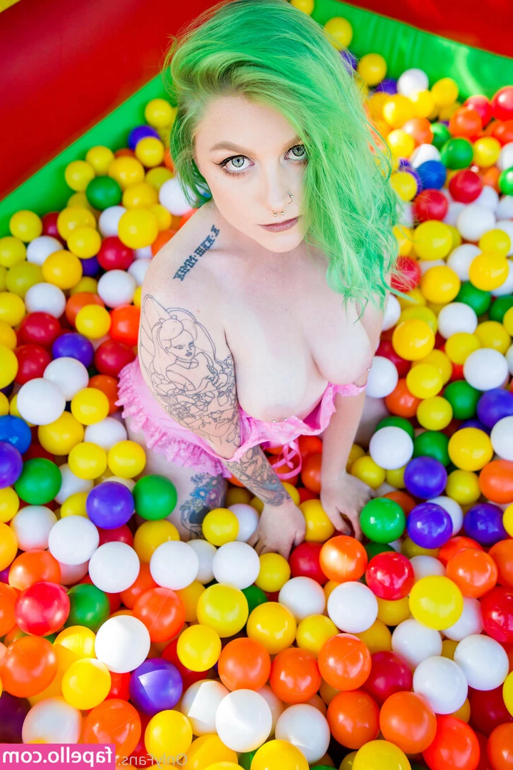 enigmasuicide - 性感黑丝袜鱼嘴高跟鞋👠-（2019册视频）