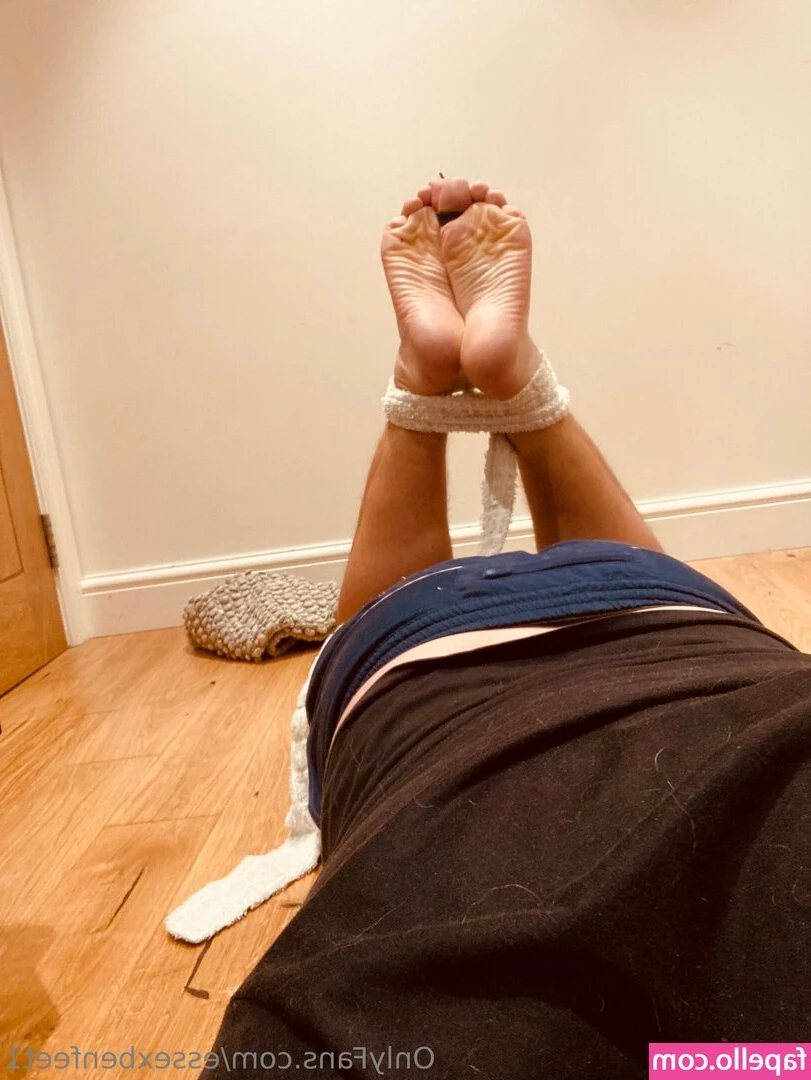 essexbenfeet1 - Get a load of this juicy peach