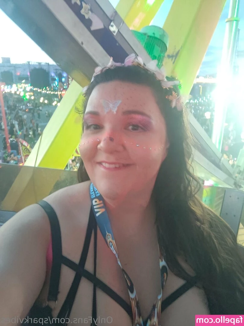 sparkvibes - For those of you who’re into feet 😊