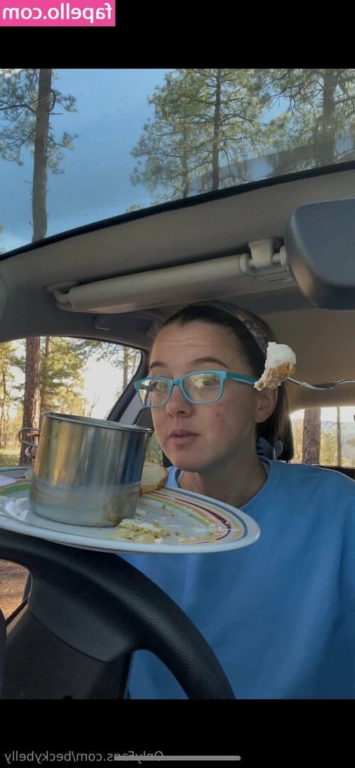 beckybelly - I just squirted on his dick and made him cum inside me