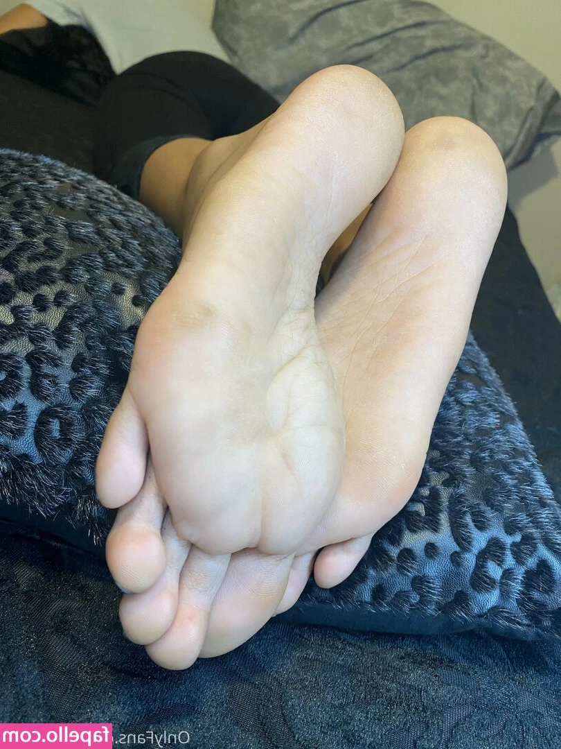 tenlittoes - TGIF BB 🤍🚙🐝