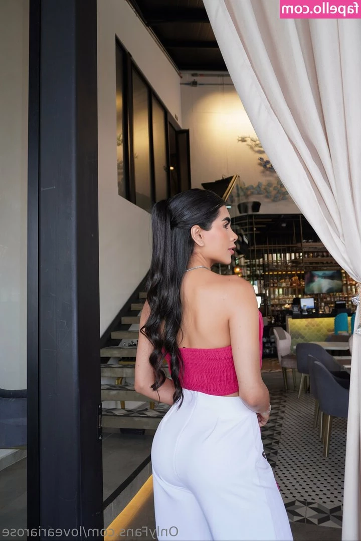 loveariarose - Just getting started  About to make some content  Hopefully  there