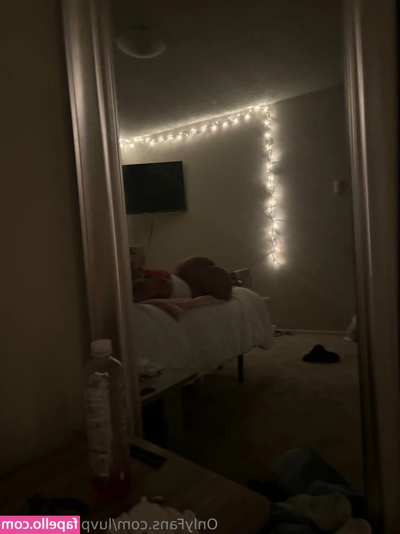 princesskreme - sometimes i WEAR the dinosaurs on my pajama... and sometimes i AM the