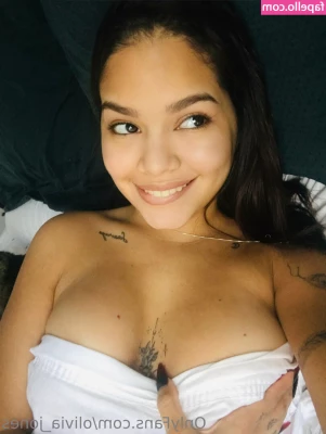 olivia_jones2 [ olivia-jones2 ] - Dejare que toques para mí  cada rincón de este instrumento 