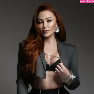 Natasha Hamilton [ natasha-hamilton ] - Beach day