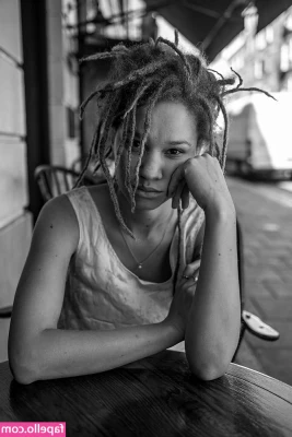 Ayoola Smart [ ayoola-smart ] - Want someone to slap it