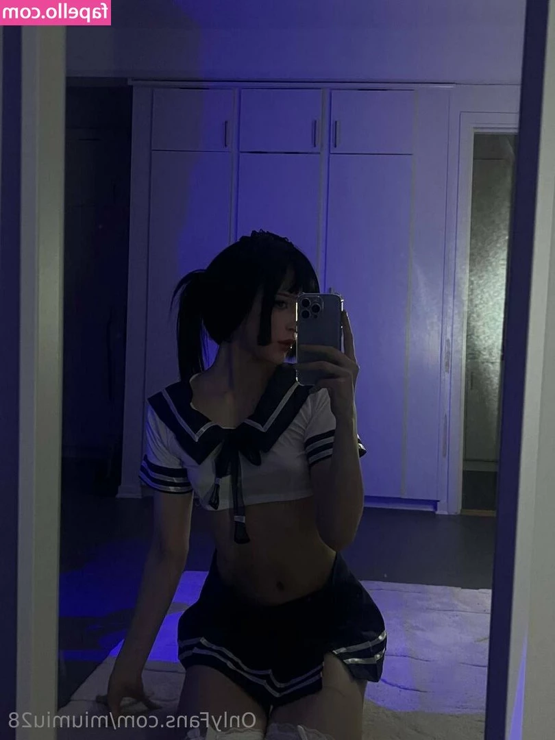 miumiu28 - Gmornin fart lovers. Get ur nose buried in my asshole. My sweaty