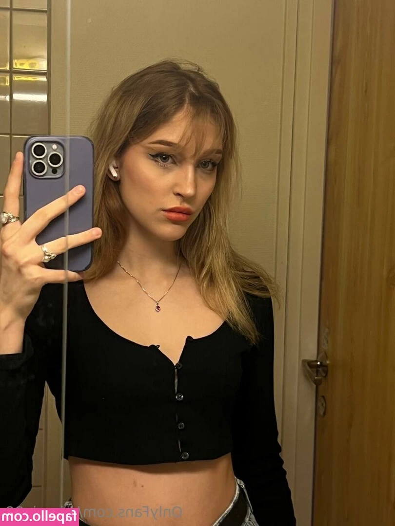 miumiu28 - Buddies and I came home from golf to this view  Want to see the video