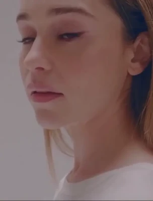 Emilia Clarke [ emilia-clarke-1 ] - MFC Show recording from Jan 1 2021