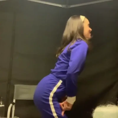 Emilia Clarke [ emilia-clarke-1 ] - a smile ☺️… and a booty