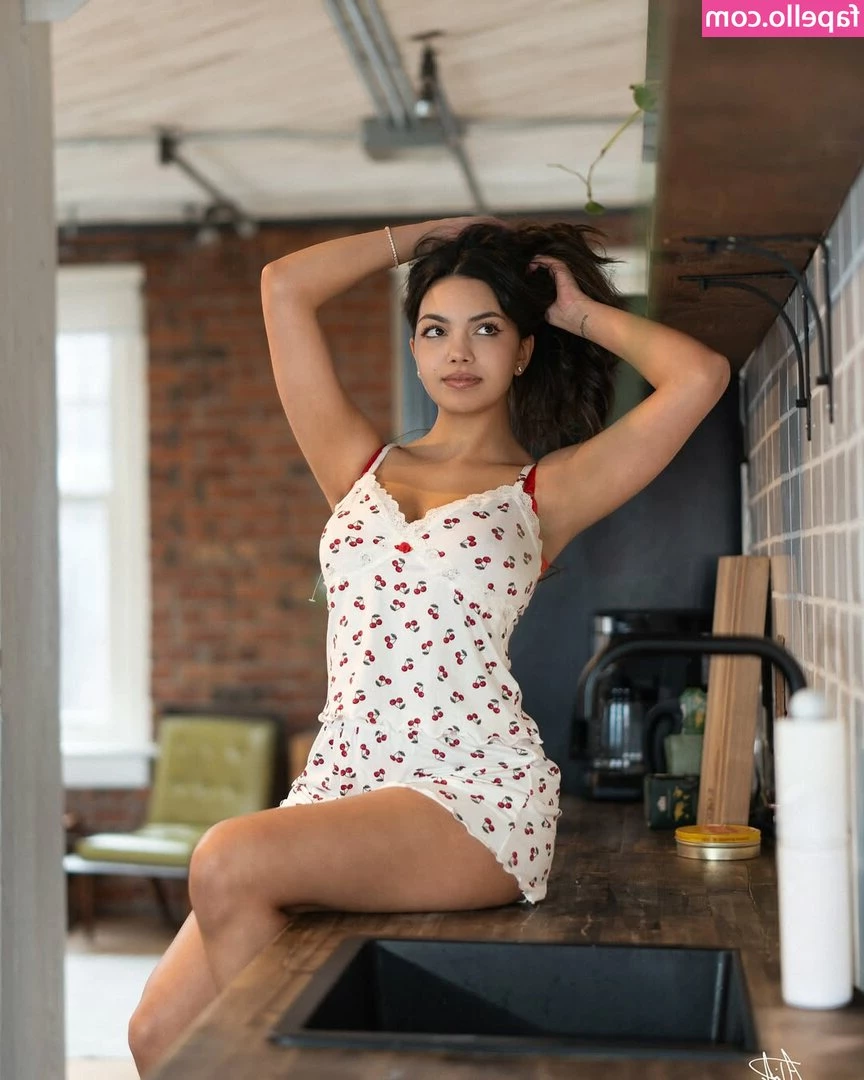 Emily Kaye [ emily-kaye-8 ] - Somthing new from ur favorite milf