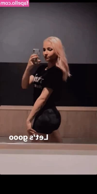 Raven Screams [ raven-screams ] - Caught myself in the mirror this afternoon. Decided to take a sexy